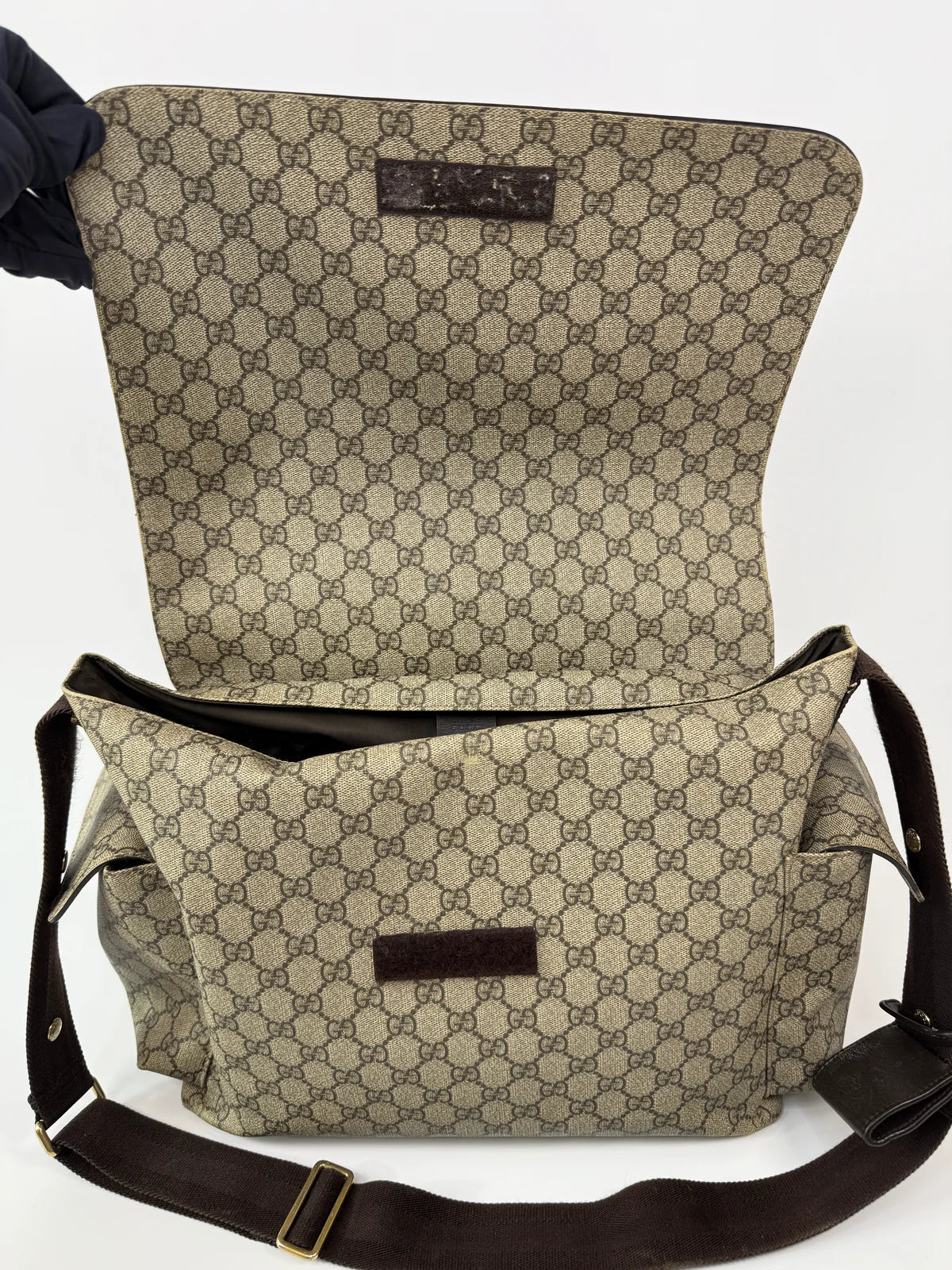 GUCCI GG SUPREME MEDIUM BABY CHANGING BAG