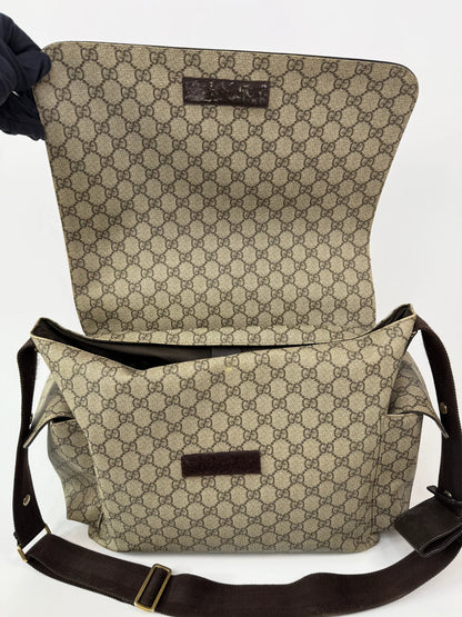 GUCCI GG SUPREME MEDIUM BABY CHANGING BAG
