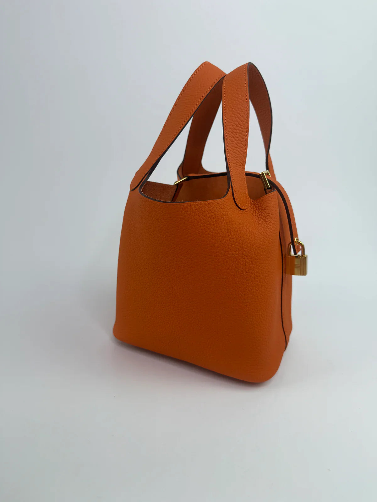 HERMÈS PICOTIN 18 IN ORANGE CLEMENCE LEATHER WITH GHW