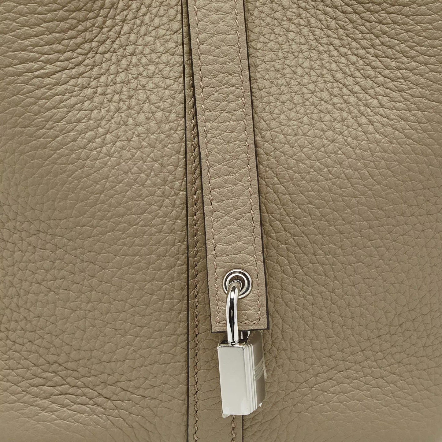 Hermès Beige Marfa Taurillon Clemence Leather Picotin Lock 18 Bag