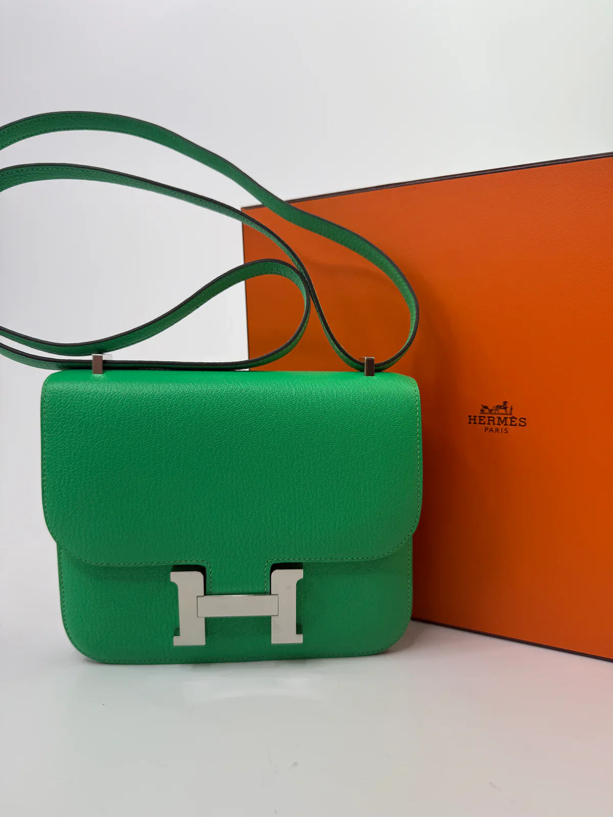 HERMÈS CONSTANCE 18 IN VERT COMICS CHÈVRE MYSORE LEATHER