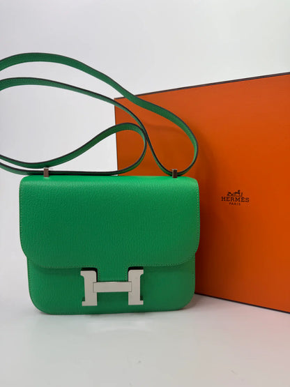 HERMÈS CONSTANCE 18 IN VERT COMICS CHÈVRE MYSORE LEATHER