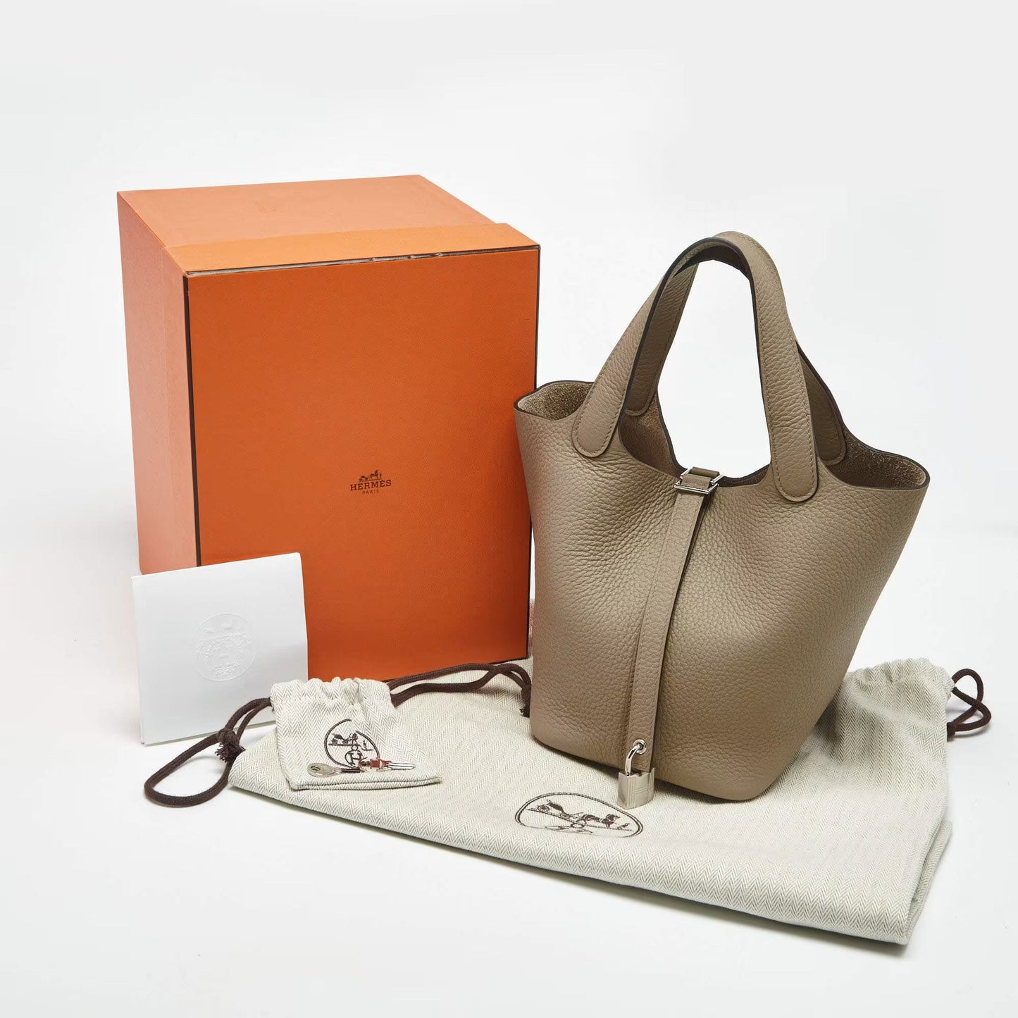 Hermès Beige Marfa Taurillon Clemence Leather Picotin Lock 18 Bag