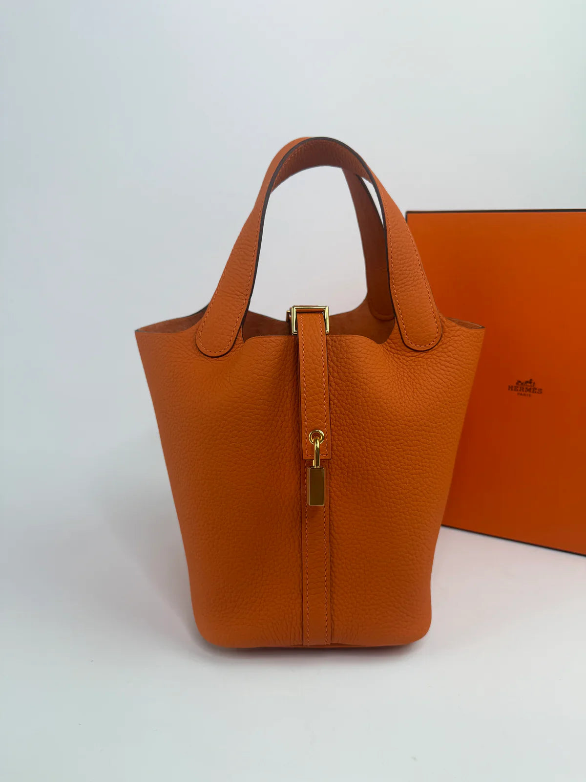 HERMÈS PICOTIN 18 IN ORANGE CLEMENCE LEATHER WITH GHW