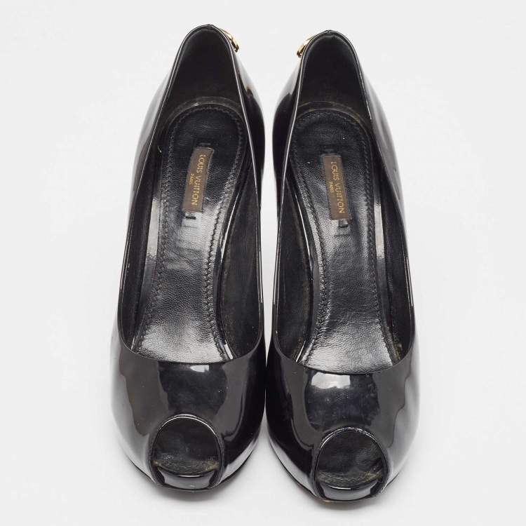Louis Vuitton Black Patent Leather Lock It Pumps Size 39.5