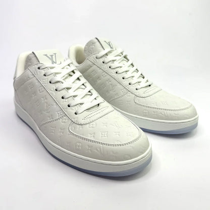LOUIS VUITTON SNEAKERS (SIZE 39/UK6)