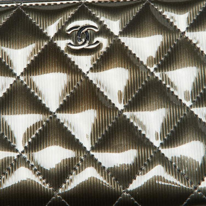 Chanel Olive Green Quilted Patent Leather Zip Wallet – Good Condition